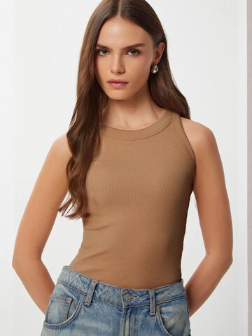 Hiccup Top in Brown