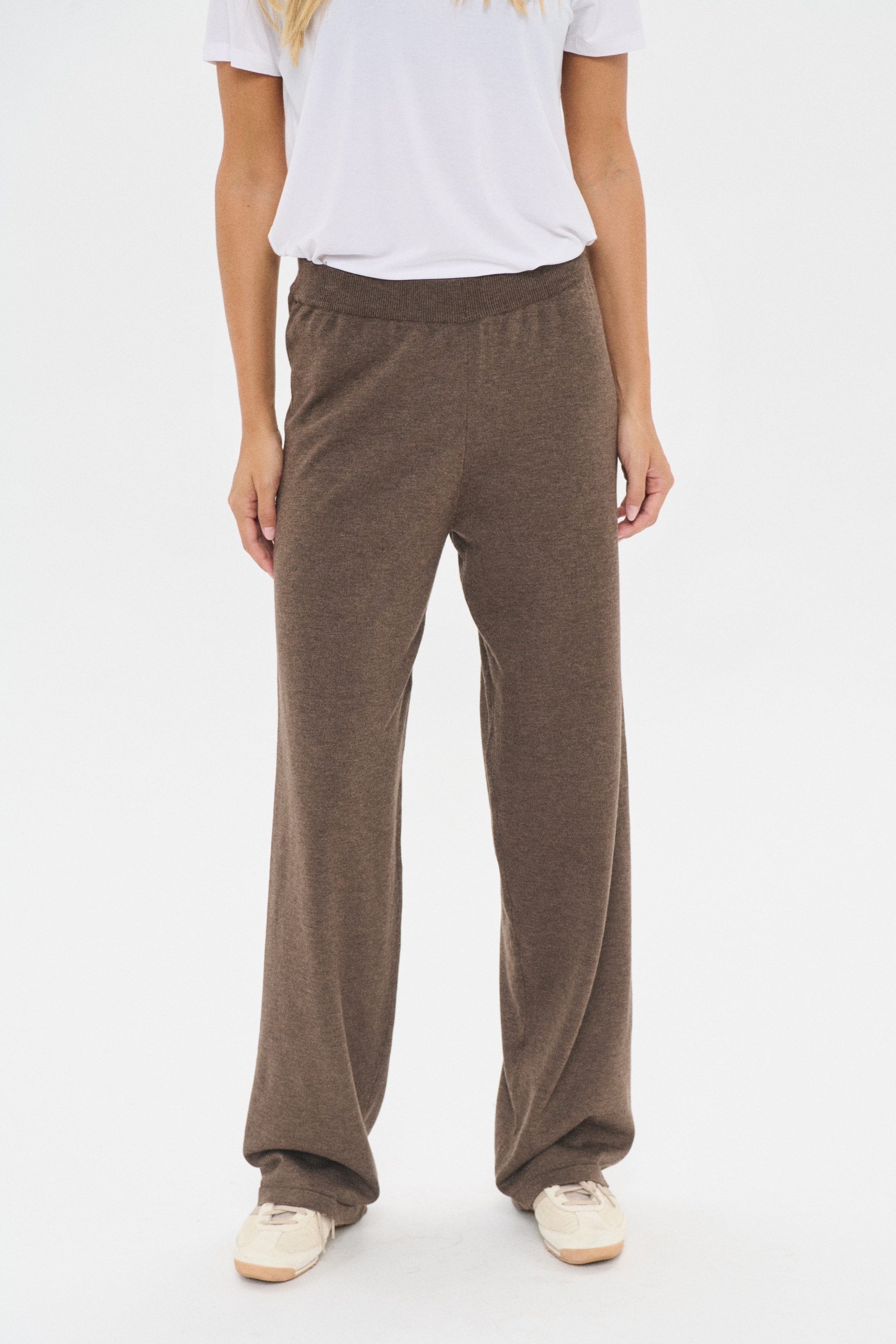 Regular Pantalon 'Mila' SAINT TROPEZ en marron : devant