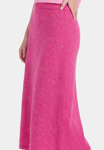 IZIA Rok in Roze