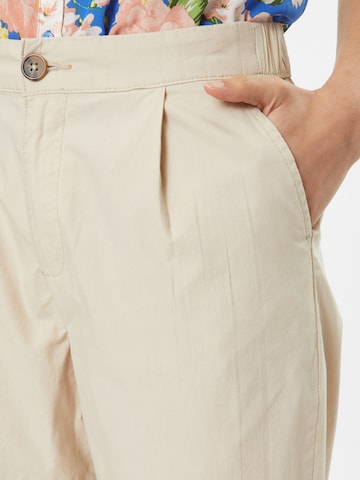 regular Pantaloni con pieghe di Dorothy Perkins in beige