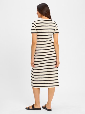 Marie Lund Kleid in Beige