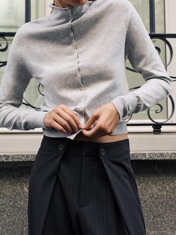 Pull&Bear Široke hlačnice Hlače z naborki | modra barva