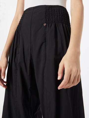 PULZ Jeans Tapered Trousers 'Jill' in Black