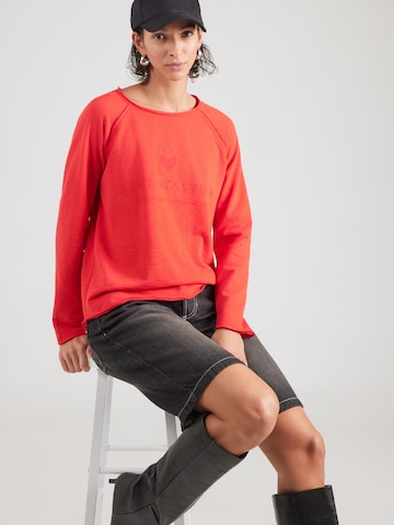 Tricou 'Cathrina' de la LIEBLINGSSTÜCK pe roșu: față