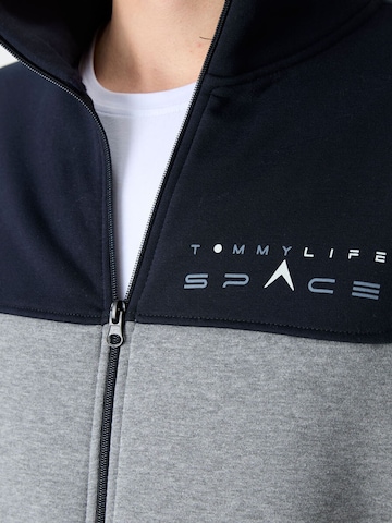 Completo per l'allenamento di Tommy Life in blu