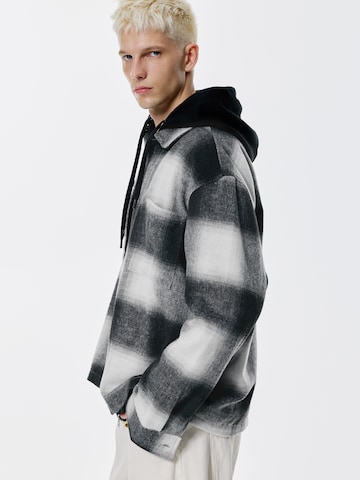 Pull&Bear Jacke in Schwarz: Vorderseite