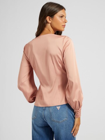 Bluză de la GUESS pe roz