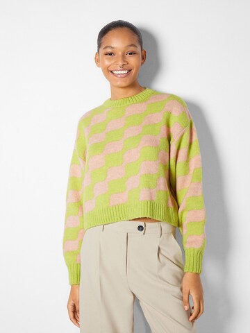 Bershka Sweater in Green: front