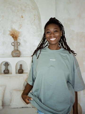 BAYSIDE BOUND Oversized shirt 'THE BAYSIDE UNISEX OVERSIZE TEE' in Green