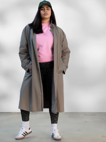 Hey Honey Sweatshirt 'Sweater Cotton' in Roze: voorkant