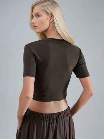 Busem Shirt in Brown