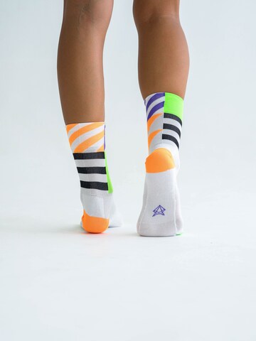 INCYLENCE Athletic Socks in Green