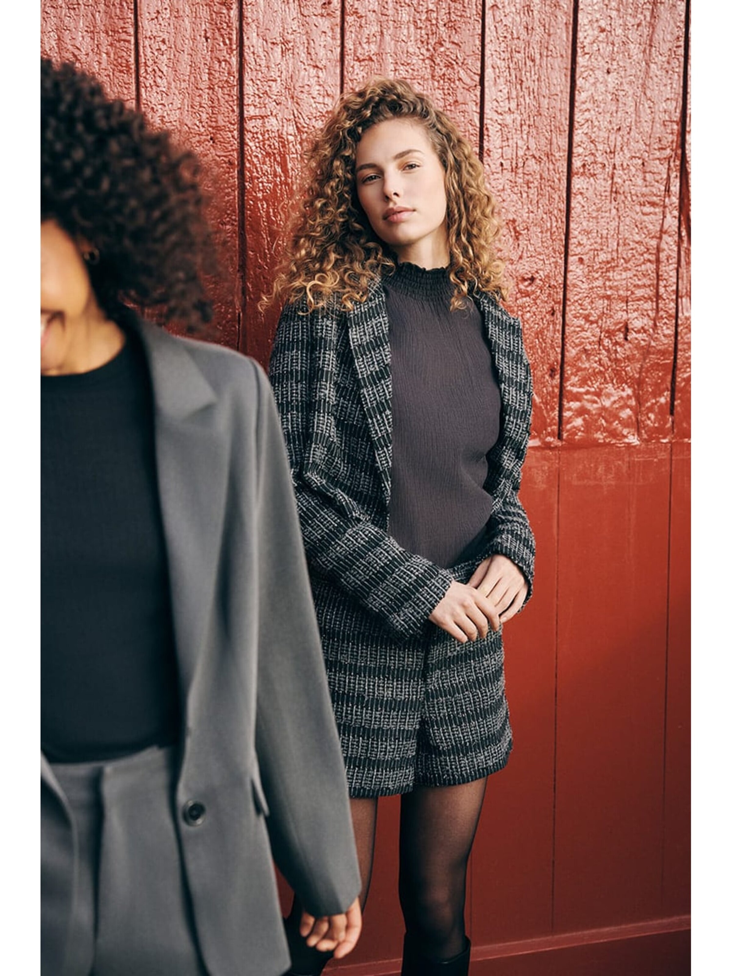LOFTY MANNER Blazers 'QK302 Annelie' in Zwart