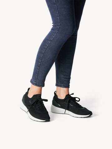 Tamaris Sneakers laag in Zwart: voorkant
