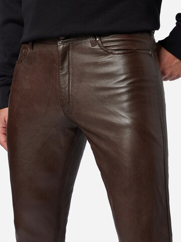 RICANO Slimfit Broek in Bruin