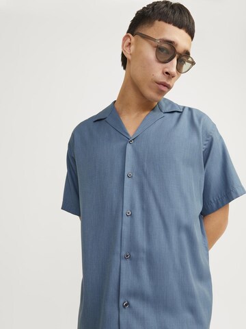 JACK & JONES Comfort fit Koszula 'CAARON' w kolorze niebieski