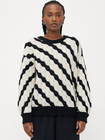 Vero Moda Petite Sweater 'VMBUBLY' in Black: front