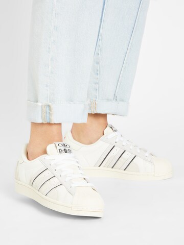 ADIDAS ORIGINALS - Zapatillas deportivas bajas 'Superstar' en blanco: frente