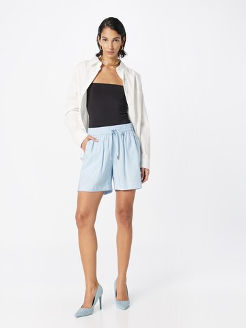 SISTERS POINT Regular Shorts 'ELLA' in Blau