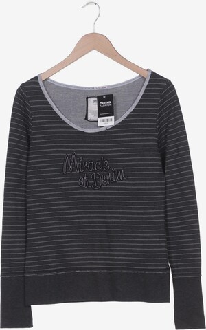 Miracle of Denim Sweater & Cardigan in M in Grey: front