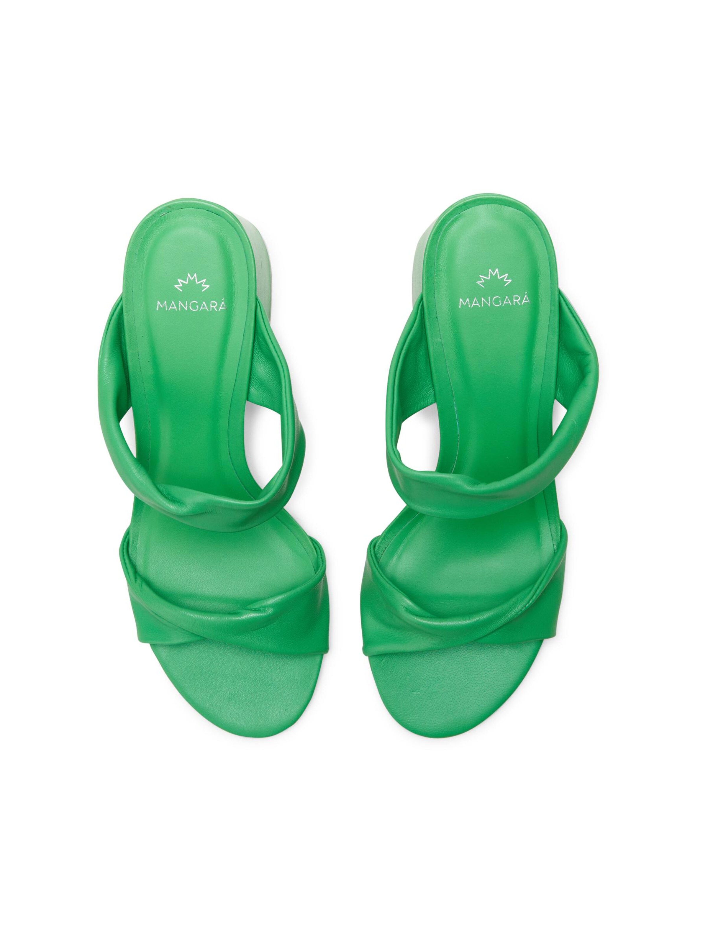 Mangara Atelier Muiltjes 'Sandales Mangara Xaxim en cuir vert' in Groen