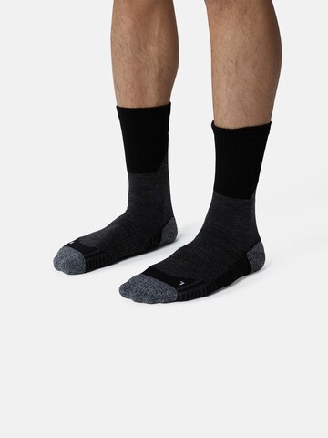 THE NORTH FACE Спортни чорапи в черно