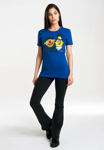 LOGOSHIRT Shirt 'Ernie und Bert' in Blauw