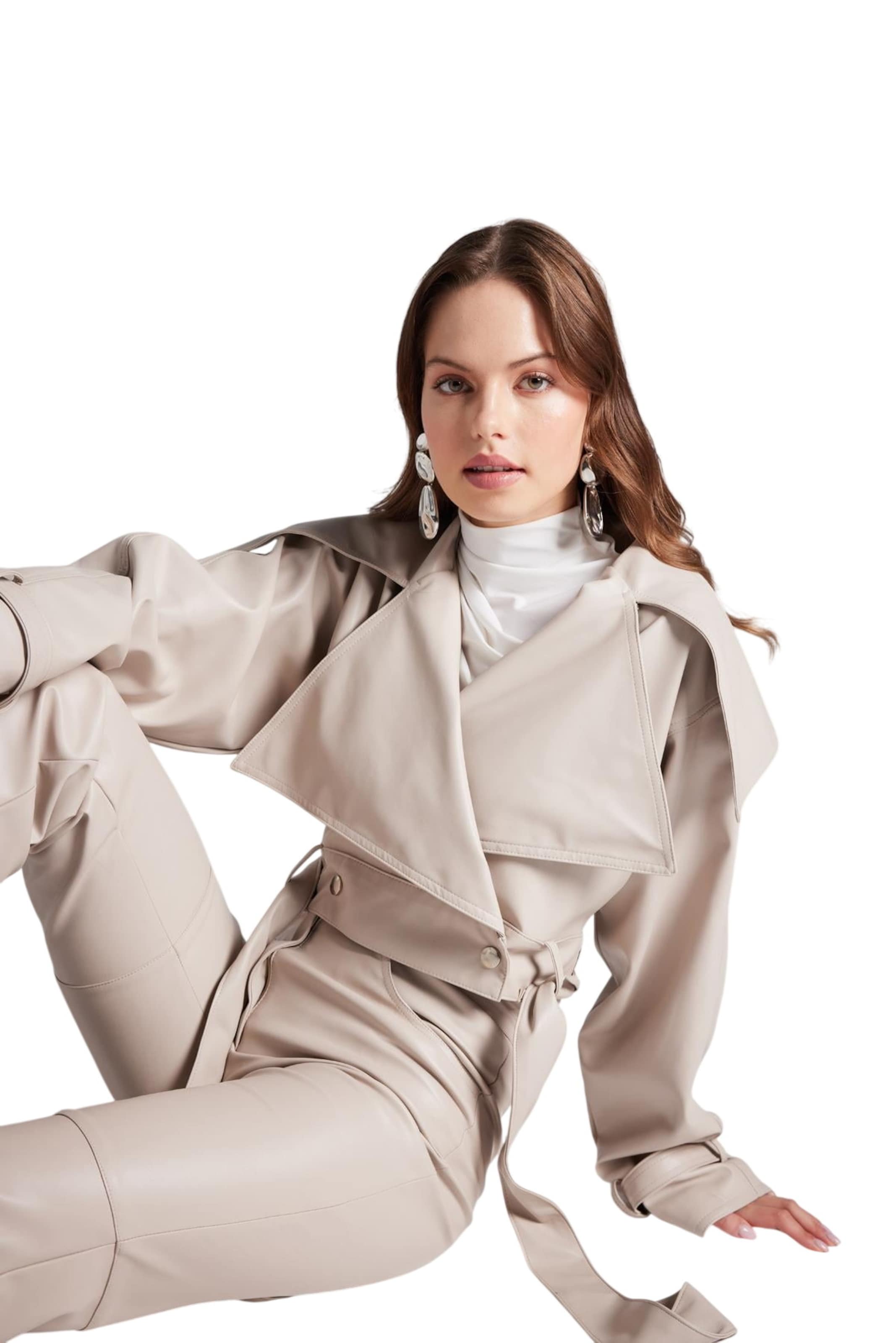 HOLLY LOLLY Between-Season Jacket in Beige