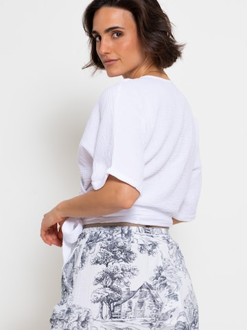 SASSYCLASSY Blouse in White