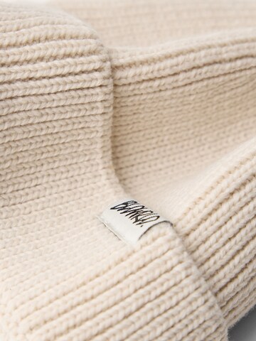 Bershka Muts in Beige