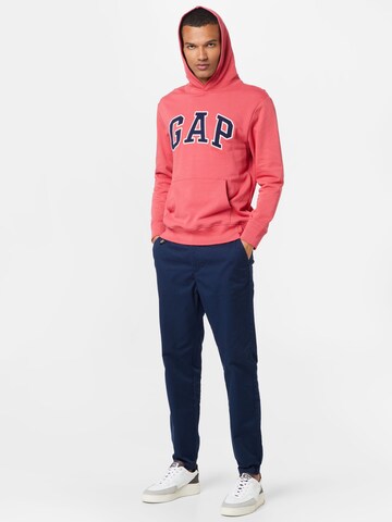 GAP Regular Fit Sweatshirt i rød