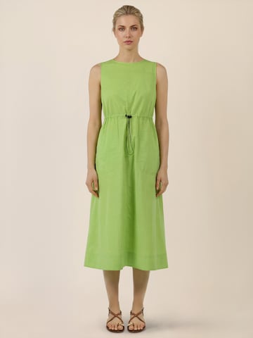 APART Kleid in Grün: Vorderseite