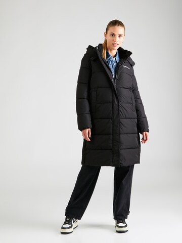 Manteau d’hiver Calvin Klein Jeans en noir : devant