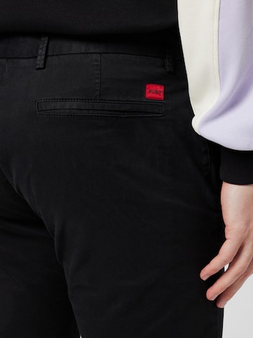 Coupe slim Pantalon chino 'David' HUGO Red en noir
