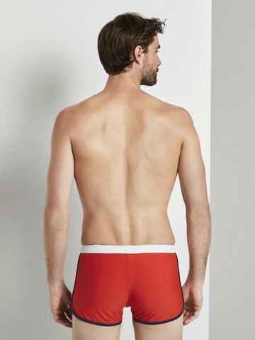 Shorts de bain 'Tim' TOM TAILOR en rouge