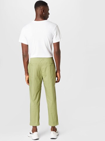 Regular Pantalon Nike Sportswear en vert