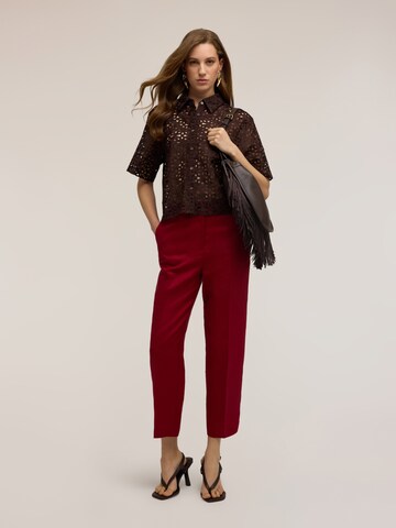 Coupe slim Pantalon MOTIVI en rouge