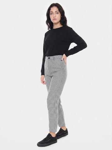 Carhartt WIP Luźne Spodnie 'W' Norvell Pant Black / White Check' w kolorze mieszane kolory: przód