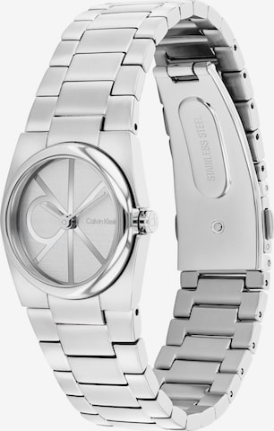 Calvin Klein Analoginen kello 'Unite' värissä hopea: etupuoli
