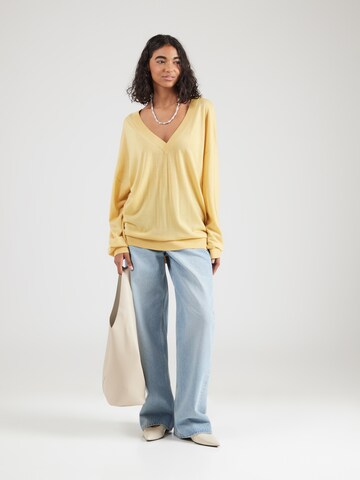 Pull-over & Other Stories en jaune