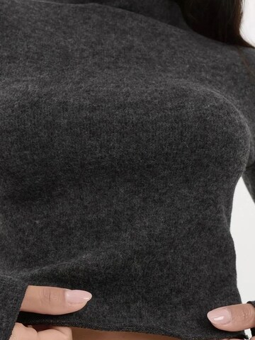 Hiccup Pullover in Grau