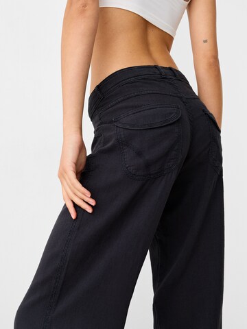 Bershka Loosefit Broek in Zwart