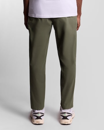 Coupe slim Pantalon Lyle & Scott en vert