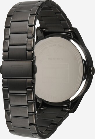 TOMMY HILFIGER Uhr in Schwarz