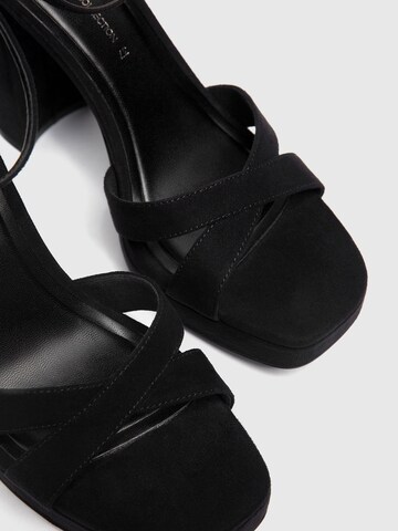 Pull&Bear Sandaalit värissä musta