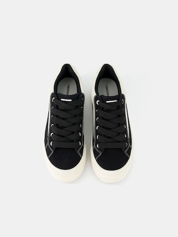 Bershka Sneaker in Schwarz