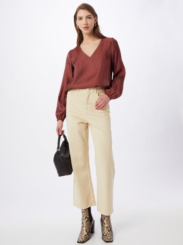 Cream Blouse 'Sally' in Rood