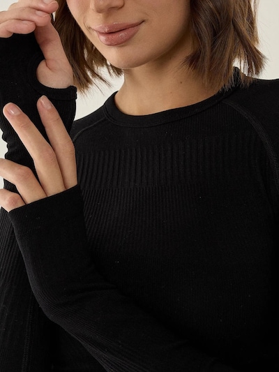 Hiccup T-shirt en noir, Vue avec produit