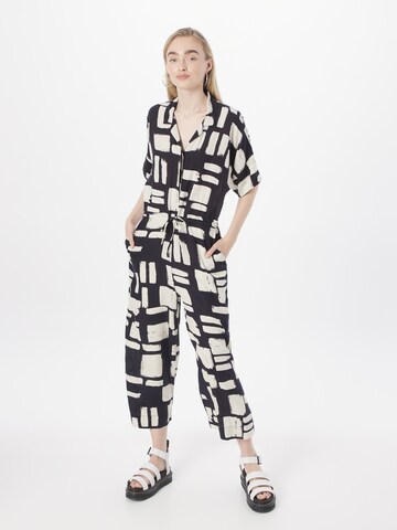 Tuta jumpsuit di Monki in nero: frontale