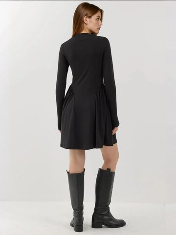 Hiccup Dress in Black